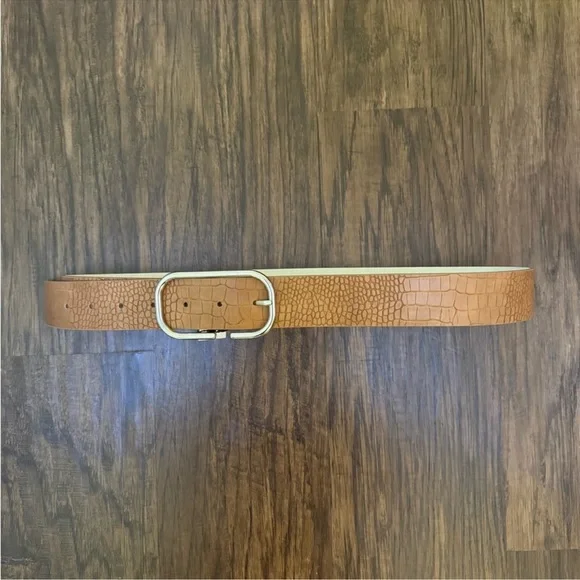 WHBM the perfect oval buckle belt Oval - 1.25 main image 4